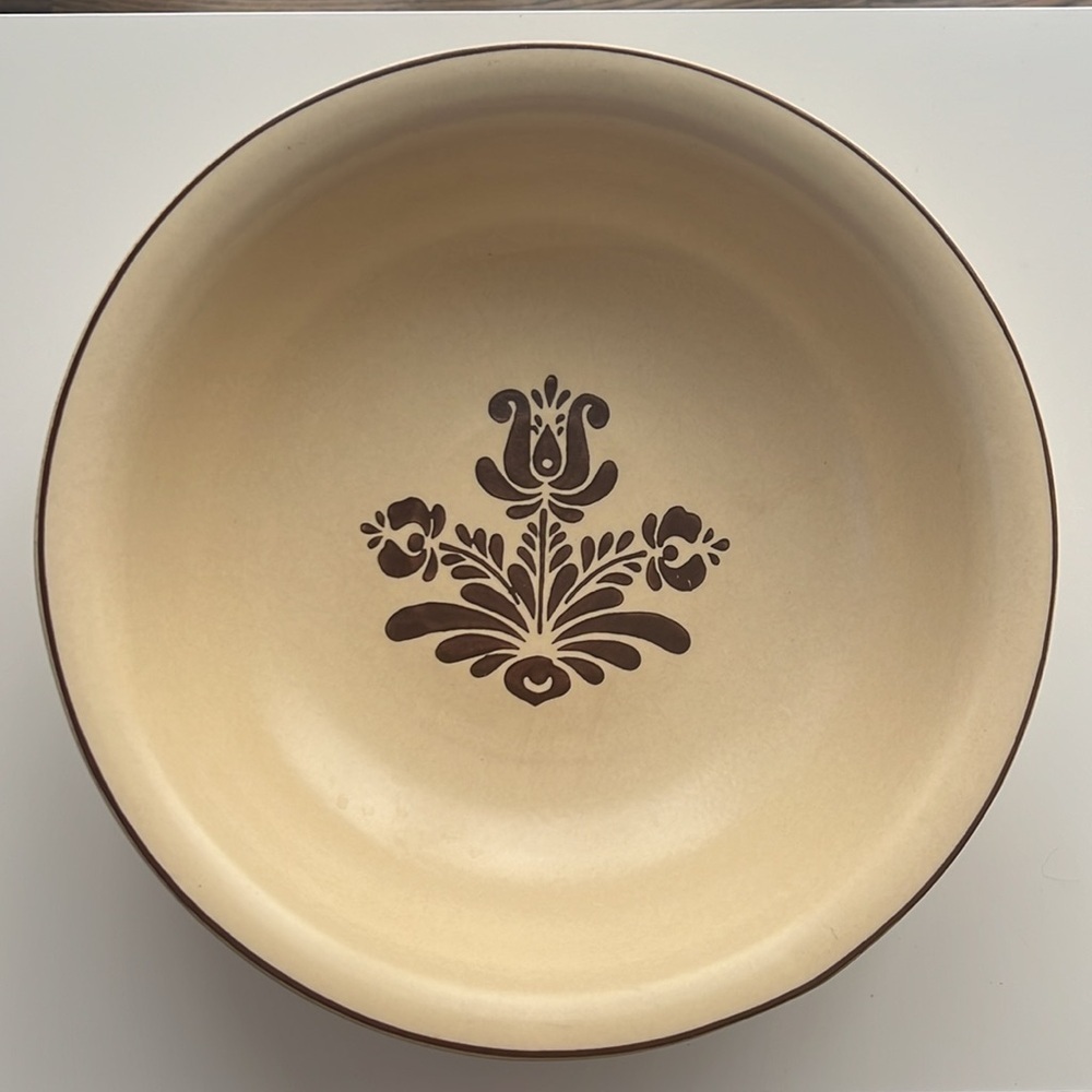 1976 Pfaltzgraff Village Collection (Made in USA) Large Salad Serving Bowl